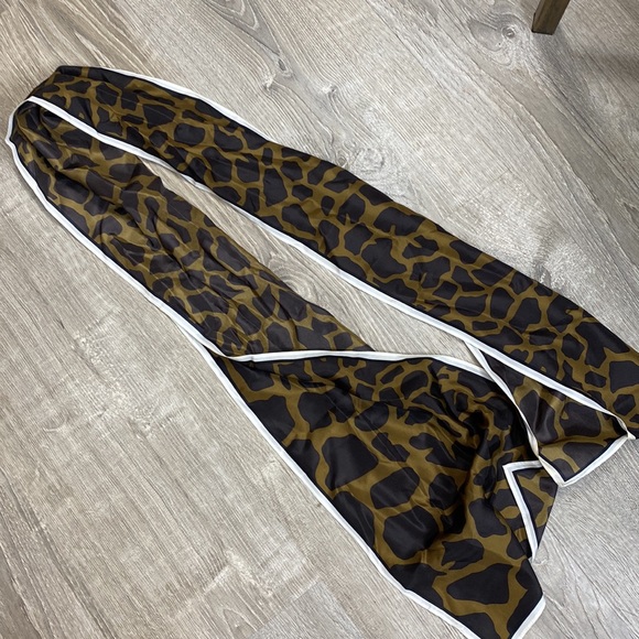 60” giraffe scarf - Picture 3 of 3